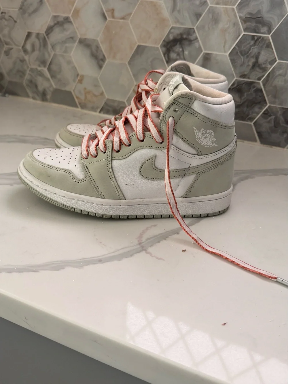Air Jordan 1 Retro High OG Seafoam Women’s Size 5.5